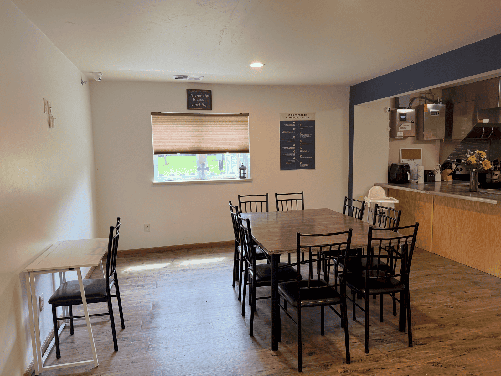 A shared table in the Mission of Hope community kitchen